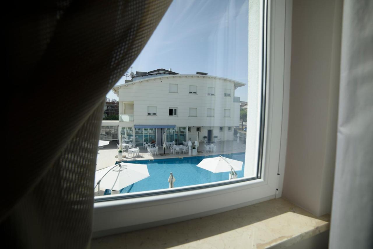 Case Vacanze Blue Bay Resort Roseto Degli Abruzzi Esterno foto