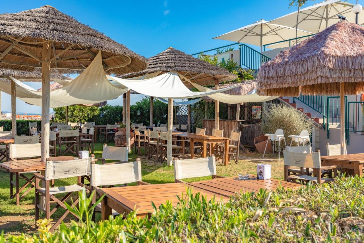 Case Vacanze Blue Bay Resort Roseto Degli Abruzzi Esterno foto