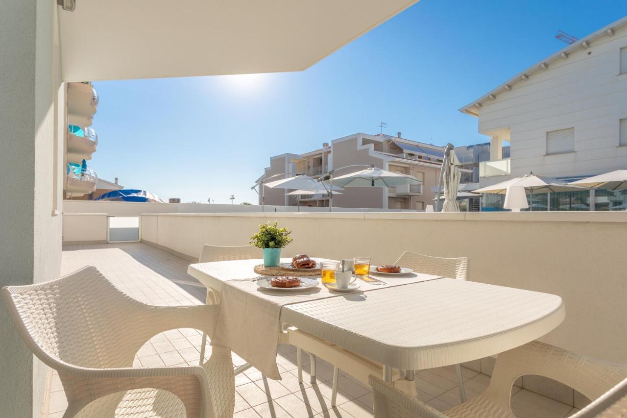 Case Vacanze Blue Bay Resort Roseto Degli Abruzzi Esterno foto