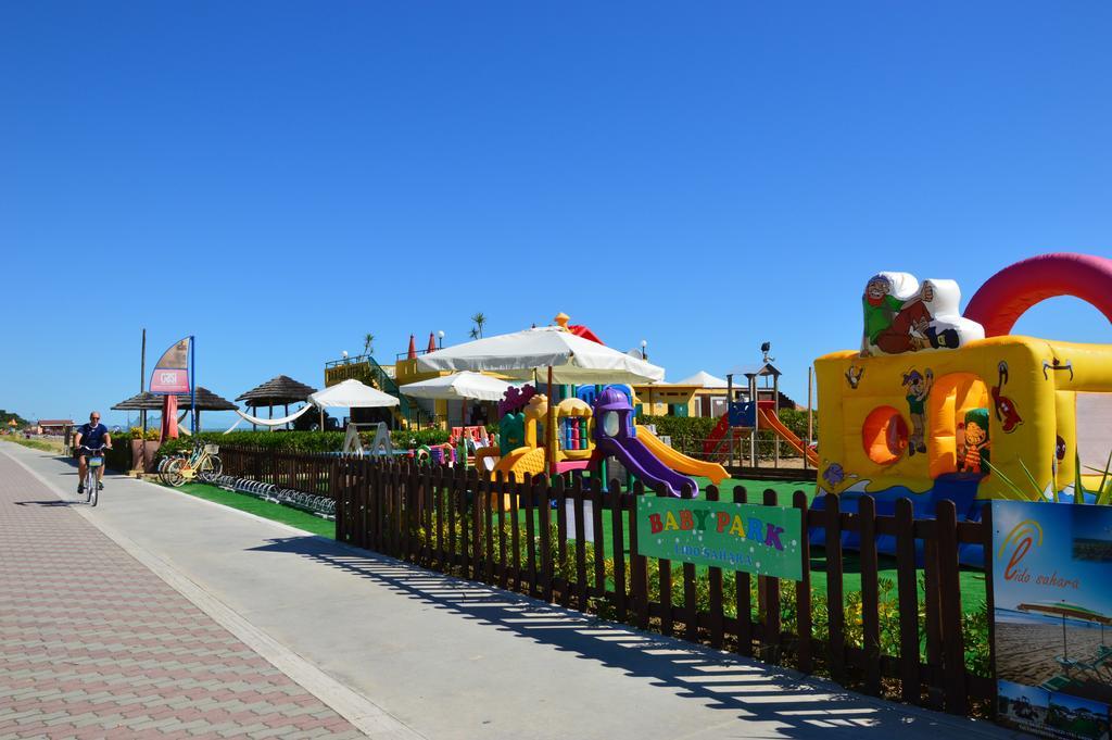 Case Vacanze Blue Bay Resort Roseto Degli Abruzzi Esterno foto