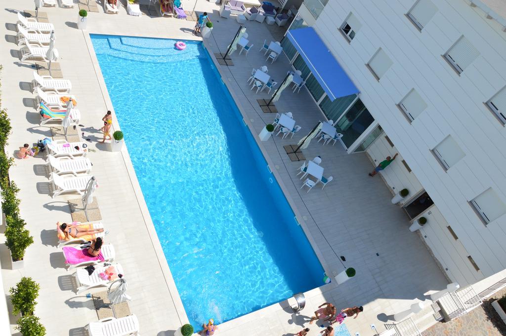Case Vacanze Blue Bay Resort Roseto Degli Abruzzi Esterno foto