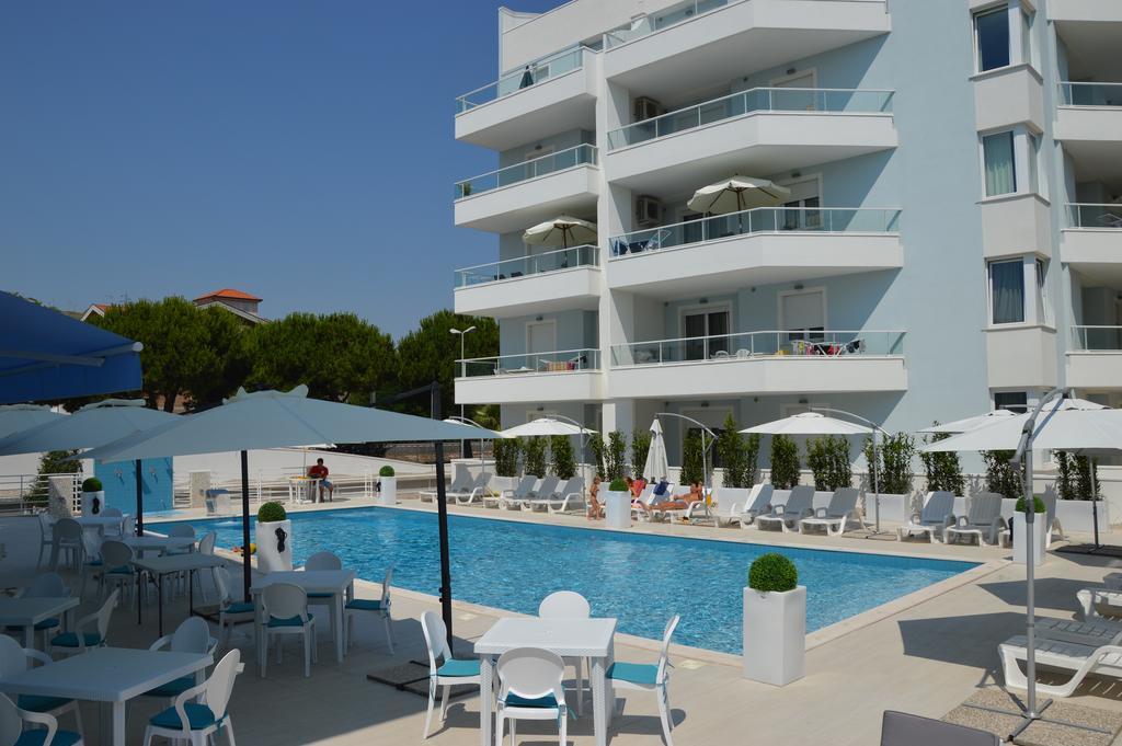 Case Vacanze Blue Bay Resort Roseto Degli Abruzzi Esterno foto