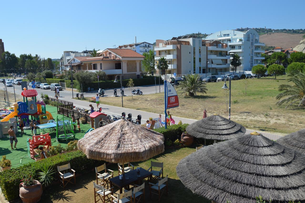Case Vacanze Blue Bay Resort Roseto Degli Abruzzi Esterno foto